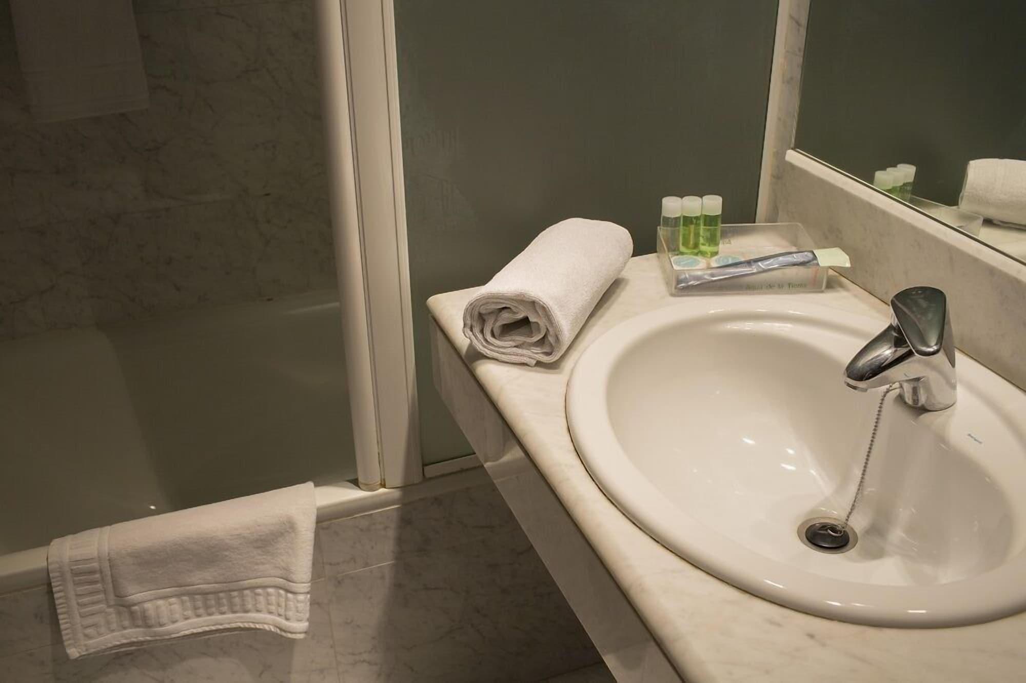 Hotel Delta Тудела Екстер'єр фото